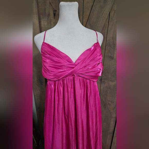 STORIA Fuchsia Sleeveless Front Twist Satin Maxi Dress. Size Medium - Picture 9 of 15